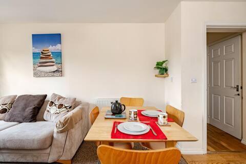 The Fairways Apartment Portsmouth Exterior photo
